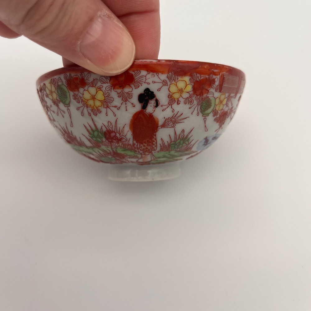 Vintage Japanese Kutani Porcelain Tea Bowl Hand Painted Garden Scene Geisha Red